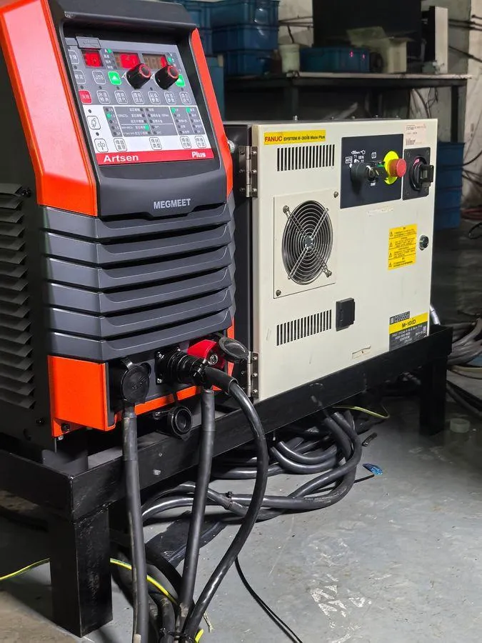 전원과 컨트롤러: Artsen Plus + R-30iB Mate Plus
